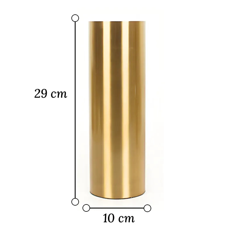 Vase doré cylindrique en métal, dimensions du modèle grand 29 cm.