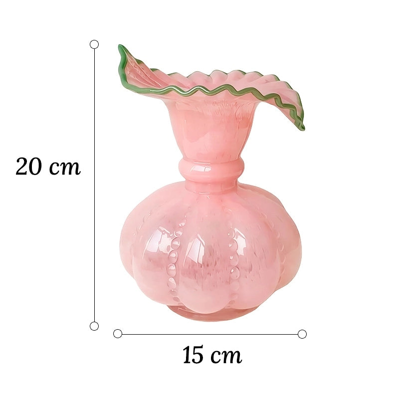 Vase Élégant Rond avec Col Forme Feuille Dentelée dimensions 20cm sur fond blanc sans fleurs.