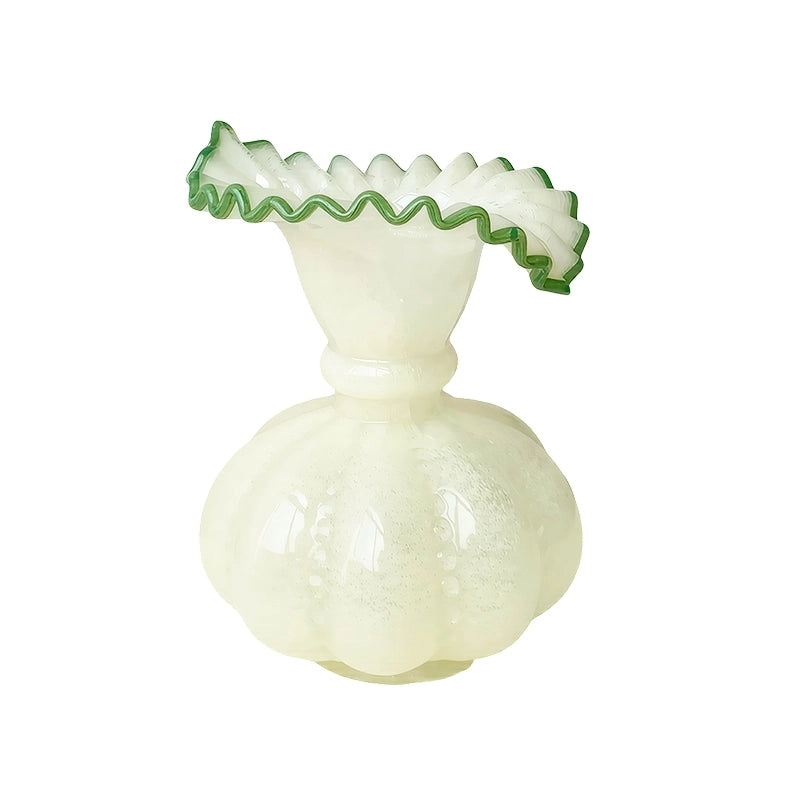 Vase Élégant Rond avec Col Forme Feuille Dentelée, présentation du modèle Blanc sur fond blanc sans fleurs.