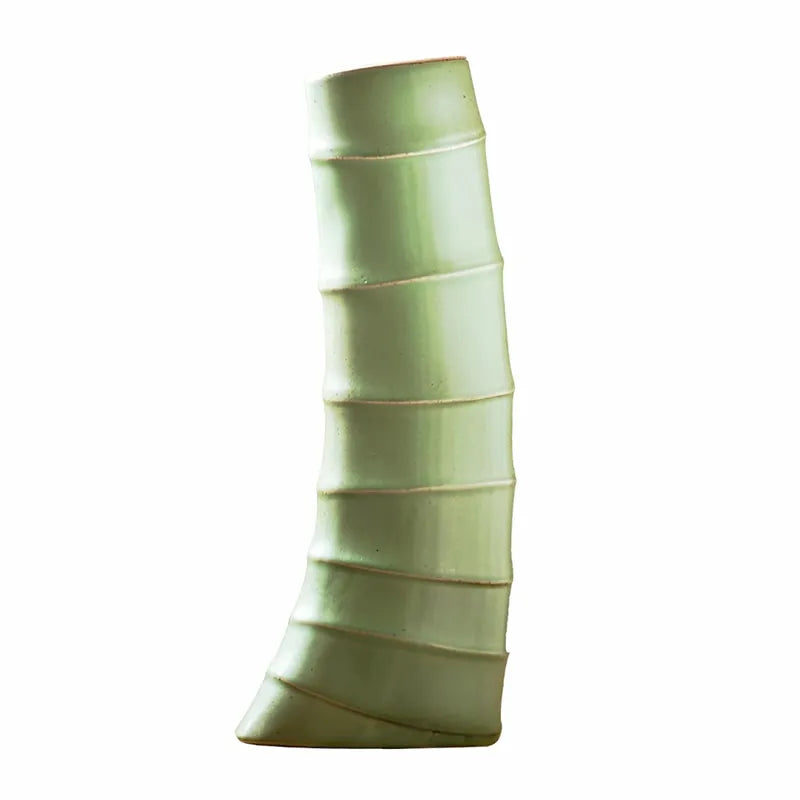 Vase Forme Bambou Vert, présentation sur fond blanc sans fleurs.