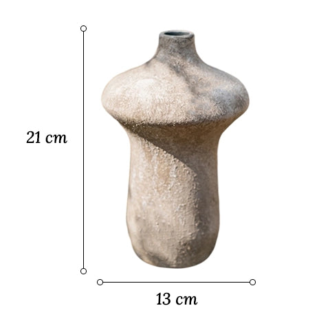 Vase forme champignon vieilli en céramique dimensions du modèle B sur fond blanc