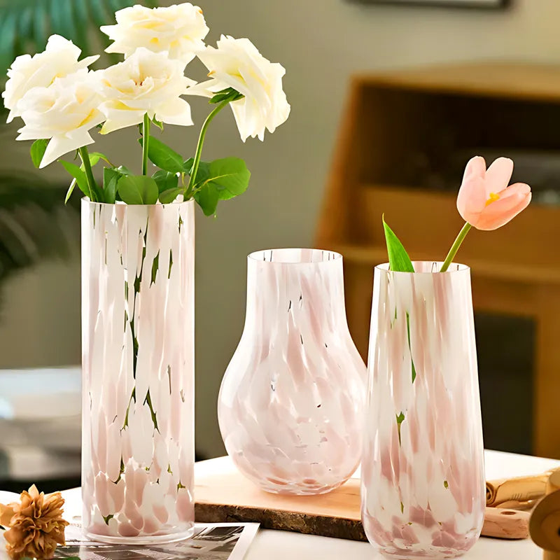 Vase Longiligne Décoratif Rose Laiteux présentation des deux modèles A et B avec fleurs.