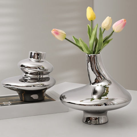 Vase luxueux argenté design modèles A et B avec tulipes présentation