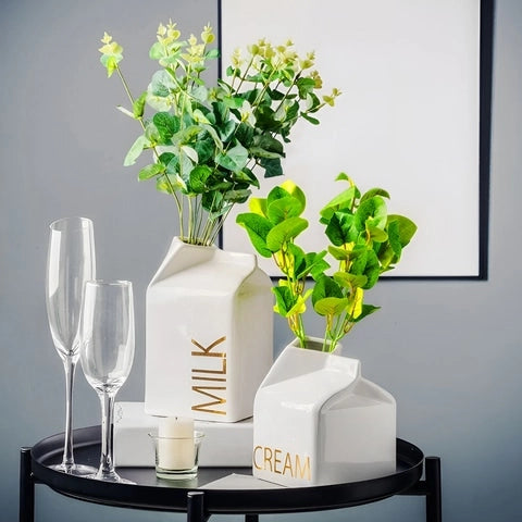 Vase Milk ou Cream en Céramique présentation des modèles milk doré et cream doré avec bouquet de fleurs