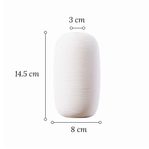 Vase moderne blanc strié en céramique dimensions du modèle B sur fond blanc