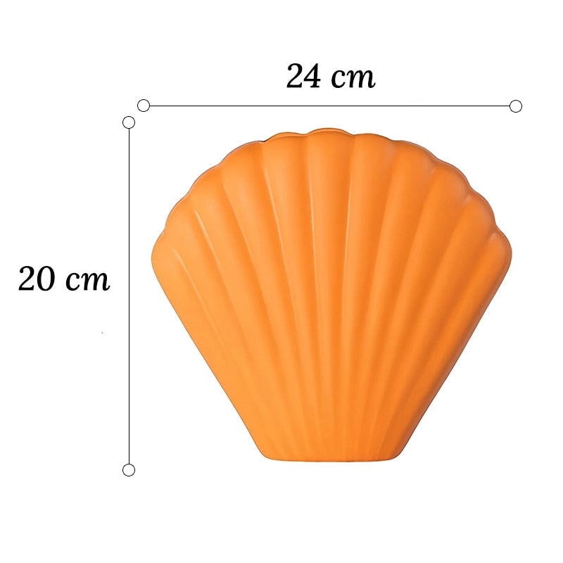 Vase Moderne Coquille Saint-Jacques Couleur orange dimensions 20cm sur fond blanc.