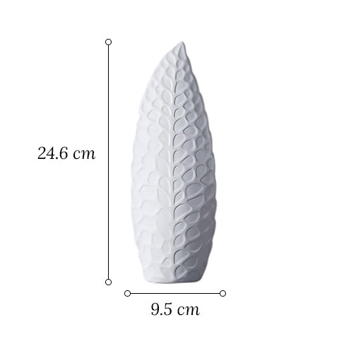 Vase nordique forme de feuille design en céramique dimensions du modèle M blanc sur fond blanc