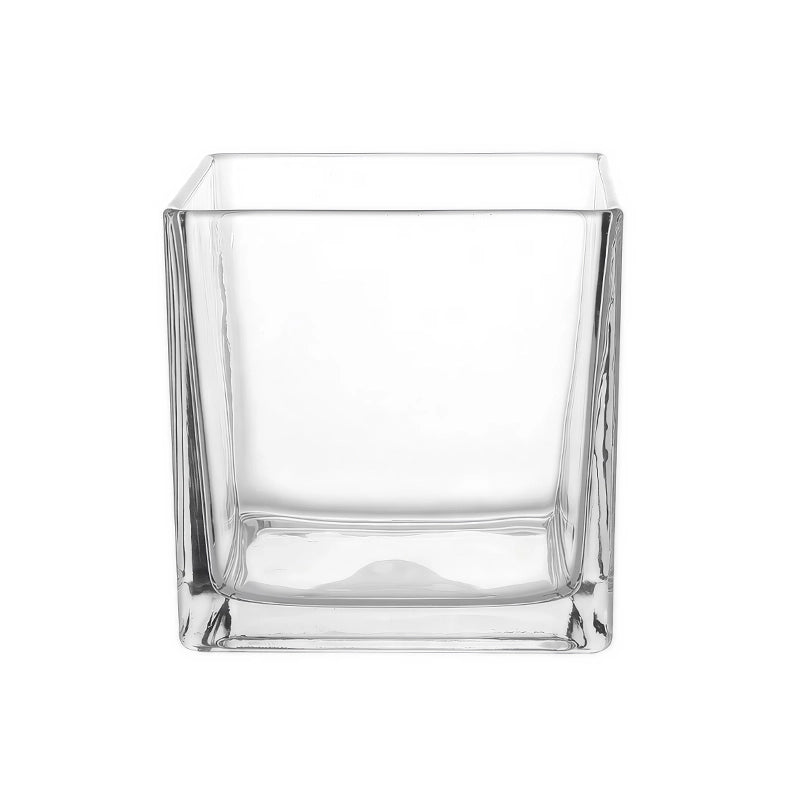 Vase Petit Cube Décoratif Transparent modèle 10 cm sur fond blanc sans fleurs.