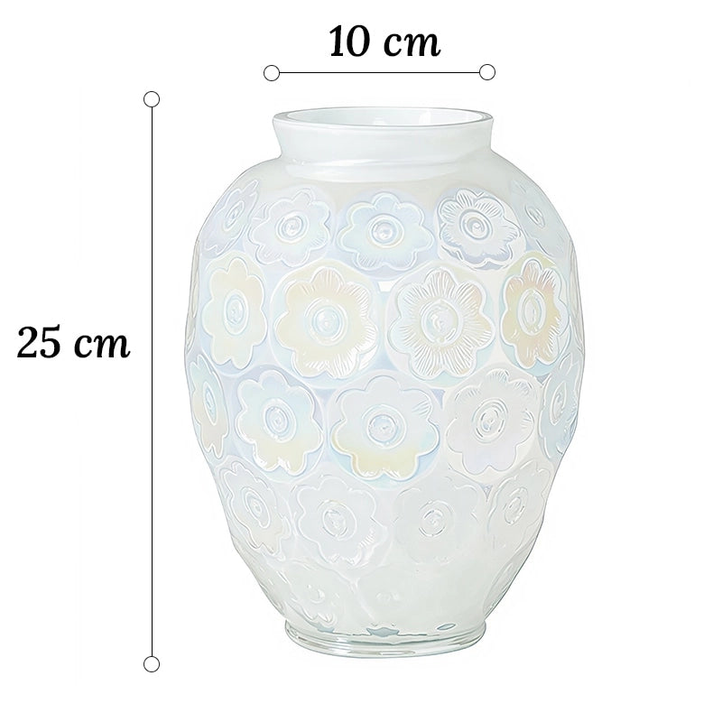 Vase Raffiné Motifs Floraux Reflets Nacrés dimensions 25 cm sur fond blanc.