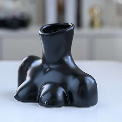 Vase seins femme body art en céramique modèle Noir présentation sans fleurs