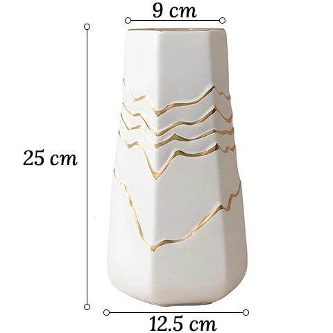 Vase Sophistiqué Polygone Blanc et Doré en Céramique dimensions du modèle M sur fond blanc