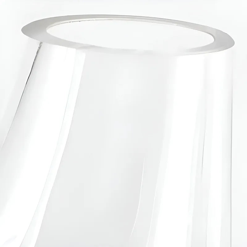 Vase Transparent Effet Fondu sur Cube en Marbre, présentation du col vu de près.