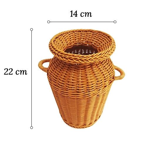 Vase Tressé  Artisanal avec Anses en Rotin dimensions sur fond blanc