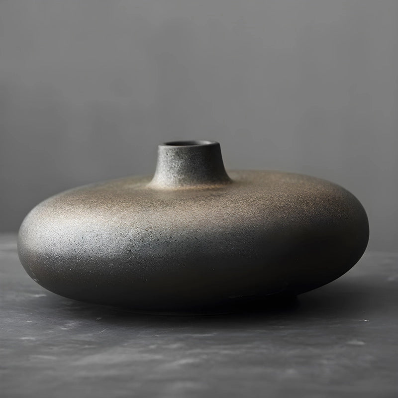 Vase Vintage Poterie Ikebana en Céramique présentation modèle noir doré