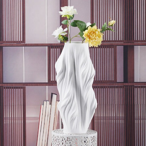 Grand vase artistique effet flamme en Céramique luxueux  modèle blanc deuxième présentation avec fleurs 
