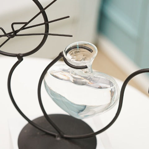 Vase soliflore Petit Chat cœur craquant en Verre en forme de cœur soliflore style 2 noir zoomé sur contenant