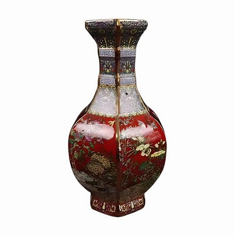 Présentation sur fond blanc du Vase antique chinois en céramique motifs fleurs et oiseaux avec dorure