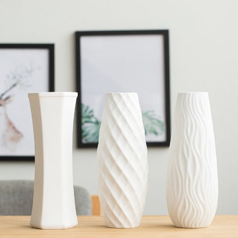 Vase blanc minimaliste trois motifs en Céramique décoratif Blanc Styles A & B & C présentation sans fleurs