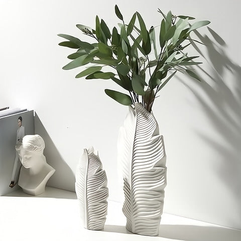 Vase feuille blanc en Céramique décoratif Modèles Blanc S & Blanc L avec fleurs présentation
