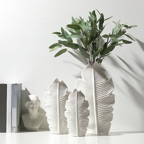 Vase feuille blanc en Céramique décoratif  Modèles Blanc M & Blanc S & Blanc L présentation avec fleurs