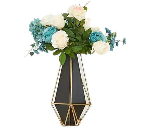 Présentation vase noir et doré  modèle L avec bouquet de fleurs