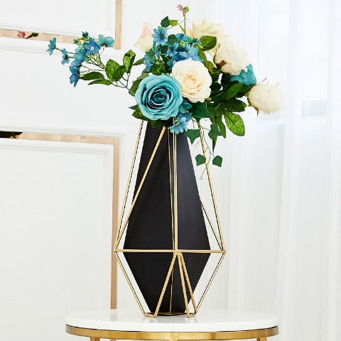 Vase géométrique Noir & Or en Métal & fer forgé luxueux taille L avec fleurs 