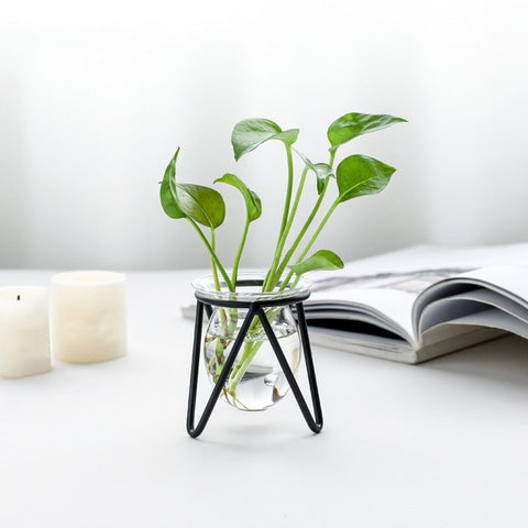 Vase soliflore sur trépied en Verre & fer soliflore Modèle Noir présentation