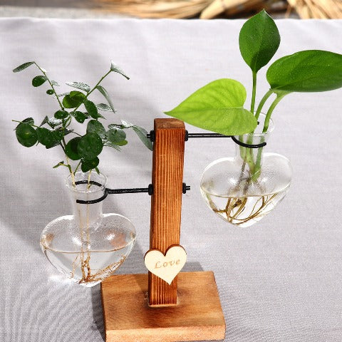 Vase soliflore forme cœur avec support en Verre & bois soliflore Style Duo Cœurs présentation