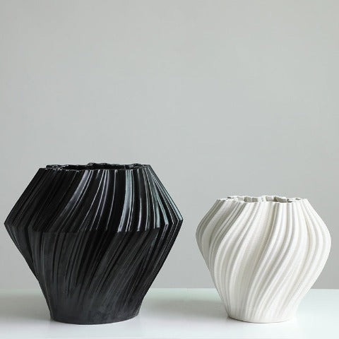 Vase torsadé Black and White en Céramique décoratif Modèles Noir-grand & Blanc-petit