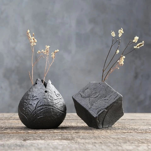 Vase Zen effet métal artisanal - Céramique original Style A  avec fleurs & B avec fleurs présentation